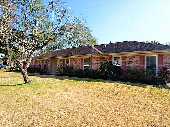 2nd image of 2505 Longwood Dr