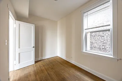 2816 N Troy St #2F — Photo 8