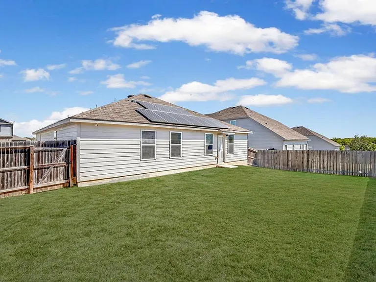 322 Franchi Way — Photo 3