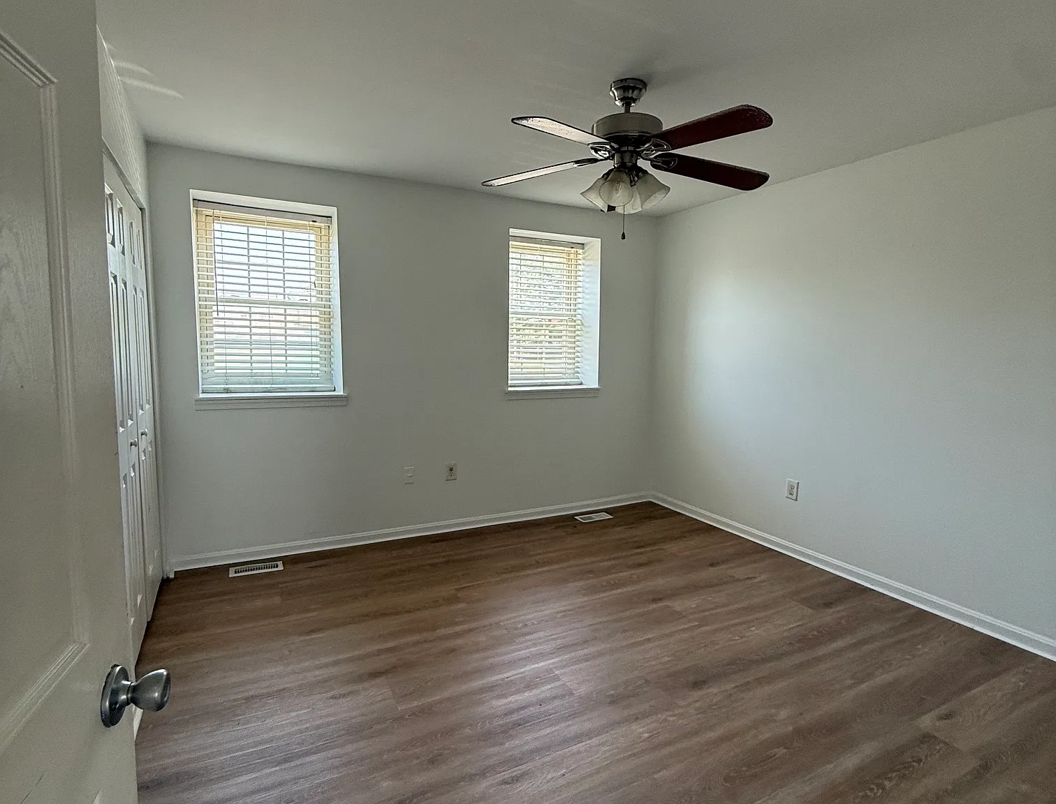 6407 Continental Dr - 1 — Photo 2