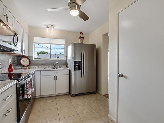 5th image of 10315 W Monterosa Dr