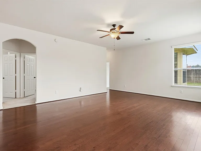 1911 Vale Brook Dr — Photo 11