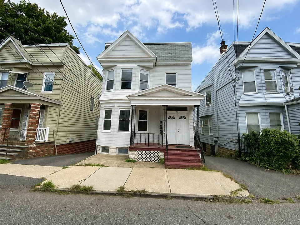 56 Newton Pl #1
