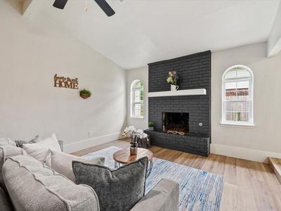 908 NW 12th St, Moore, OK, 73160