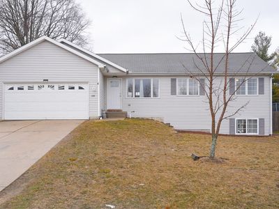 4888 Weatherstone Ln SE, Kentwood, MI, 49508