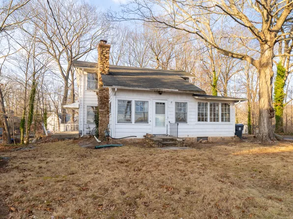 25 Greyledge Road, Branford, CT 06405