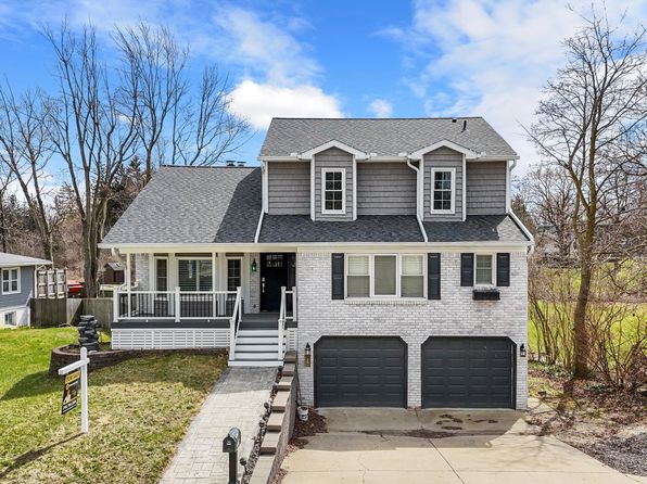 576 E Flint St, Lake Orion, MI 48362