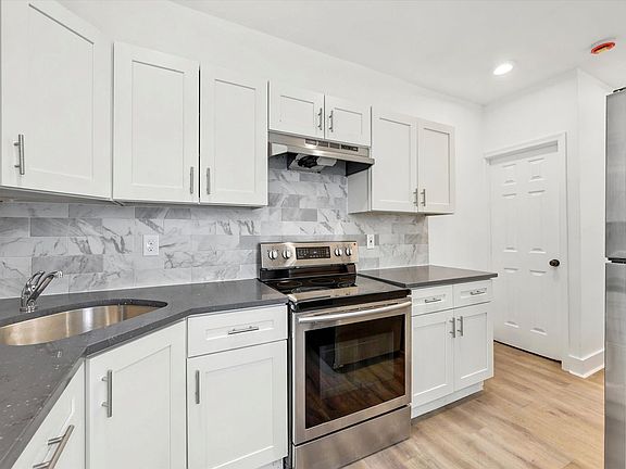 2nd image of 2867 N Lee St