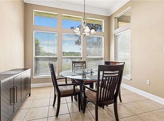 4th image of 25 Oak Tree Dr