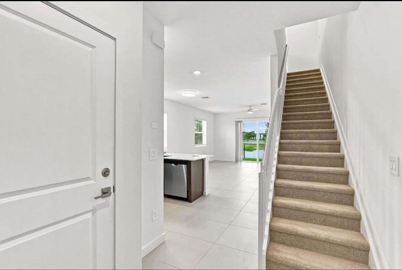 3 bed, 2.5 bath, 1532 sqft, $3,450 — Photo 3