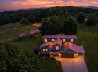 109 Ridgefield Dr, Dandridge, TN 37725