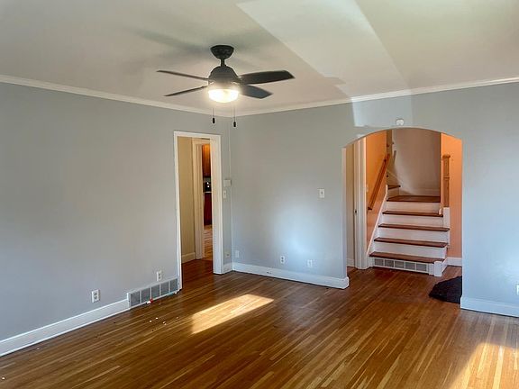 3rd image of 609 E Kennedy St