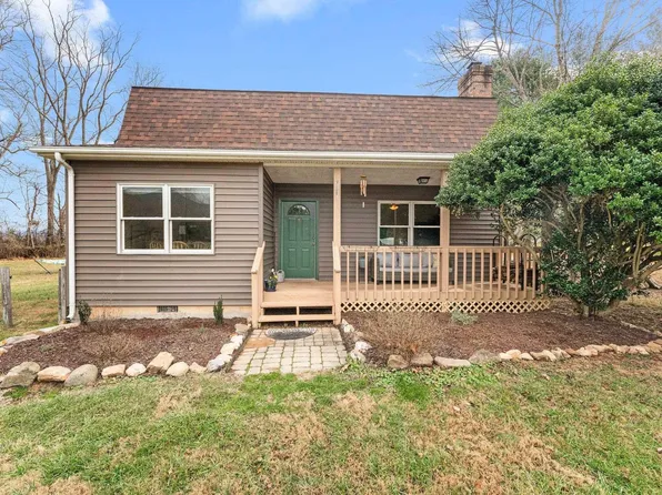 204 Graywinds Ln, Nellysford, VA 22958