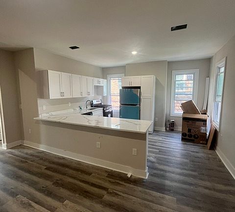 4th image of 561-565 E 28th St #1