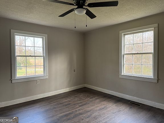 4th image of 734 Bowersville Rd