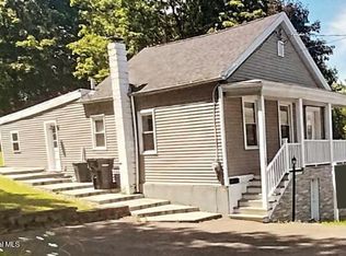 69 Mann Ave, Troy, NY 12180