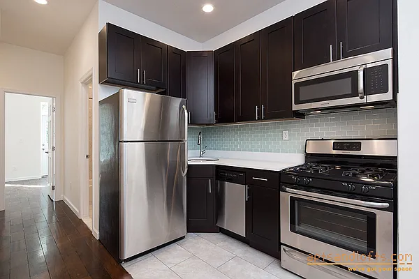 Rented by aptsandlofts.com | media 17