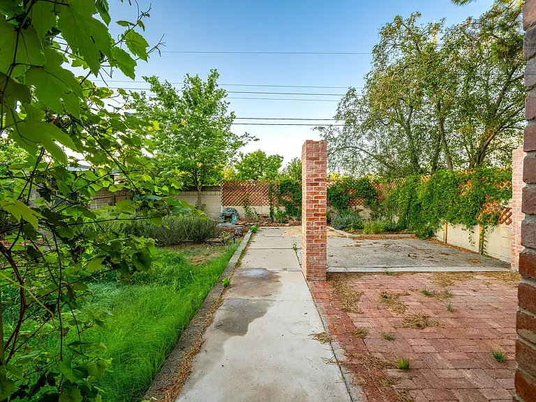 1814 Tewa Rd — Photo 5
