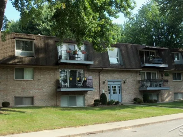 204 Provincial Ct Unit 77, Saginaw, MI 48638