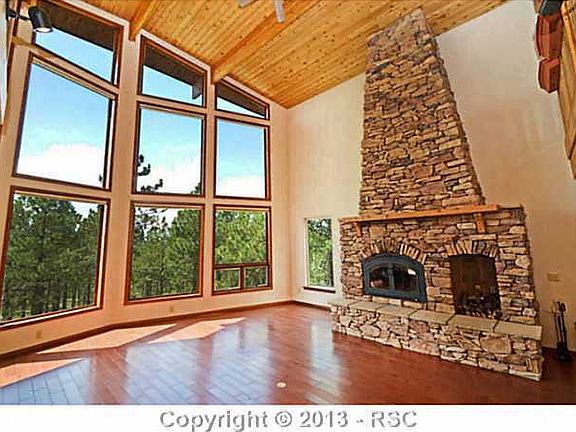5th image of 2770 Reveille Dr