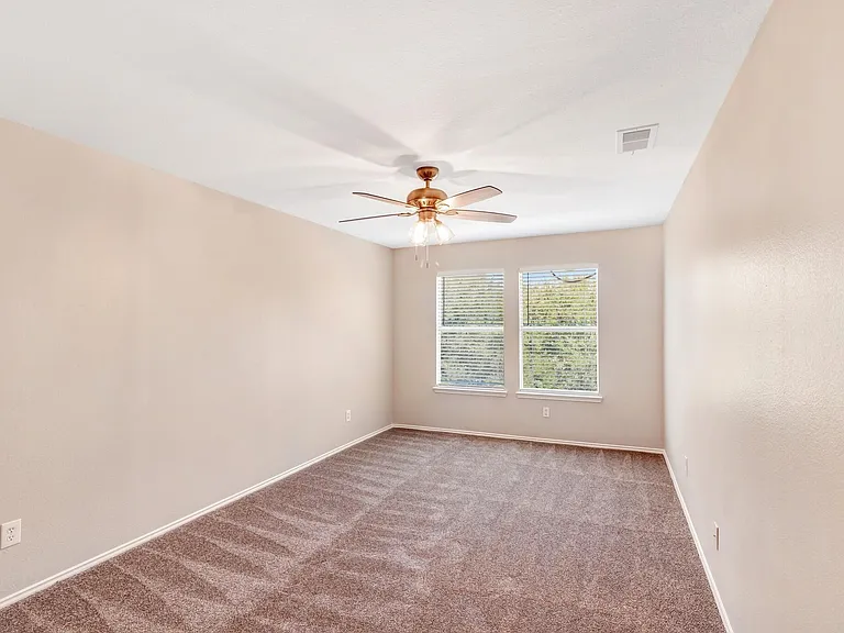 4729 Woodhaven Ln — Photo 38