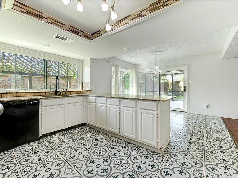 13103 Wickersham Ln — Photo 14
