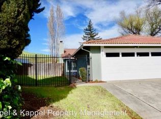 2140 Greenfield Dr, Fairfield, CA 94534
