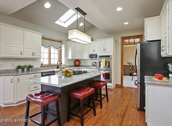 5th image of 3419 Royal Woods Dr