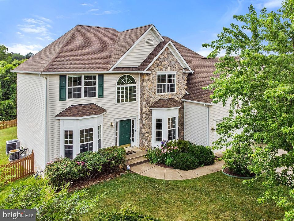 1st image of 928 Langdale Ct