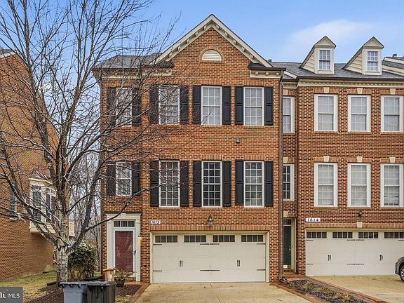 2nd image of 1612 Regent Manor Ct