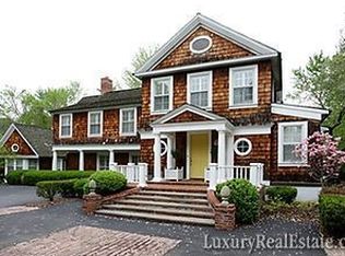 9725 Litzsinger Rd, Saint Louis, MO 63124