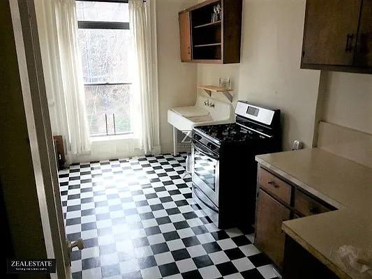 Rented by ZealEstate Group Inc | media 27