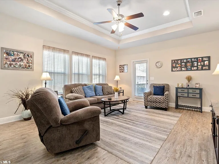 7857 Barrington Ln — Photo 5