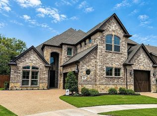 2828 Stadium View Dr, Fort Worth, TX 76118