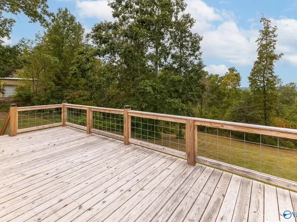 956 Shoal Creek Rd, Decatur, AL 35603