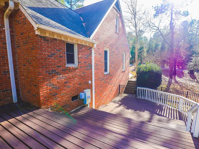 809 Houndslake Dr — Photo 43