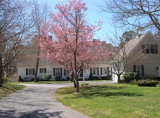 16 Surrey Ln, East Dennis, MA 02641