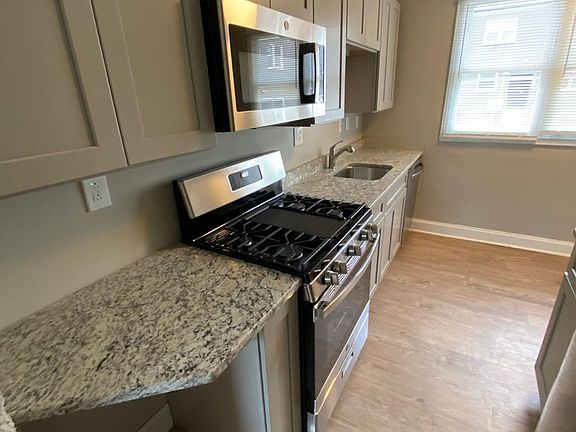 3rd image of 25 Poinsettia Pl Unit 14A