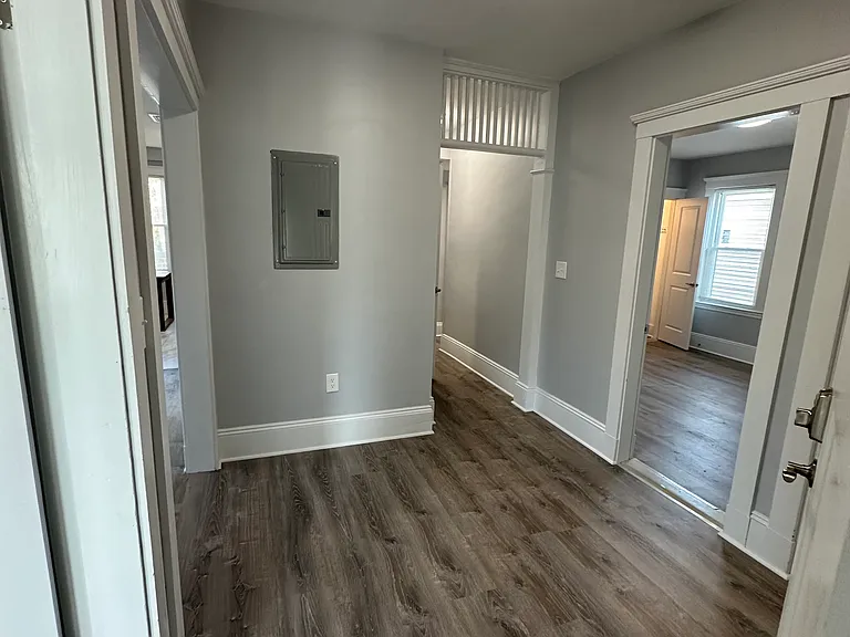 517 Washington St — Photo 4