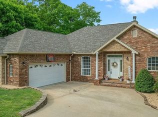 9877 Admiral Dr, Rogers, AR 72756