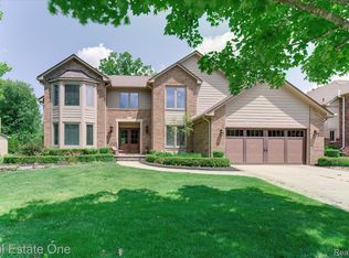 1436 Tacoma Dr, Rochester Hills, MI 48306