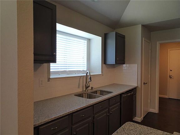 2nd image of 463 Hancock Ct
