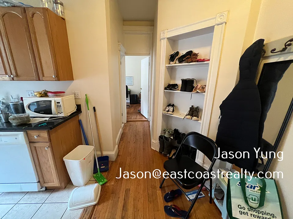 27 Queensberry St #3