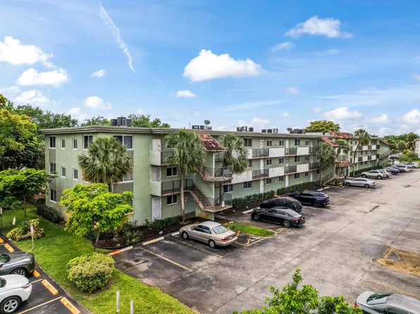 5935 Del Lago Circle #202, Sunrise, FL 33313