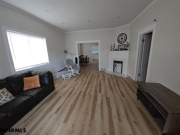 2nd image of 1916 2nd Ave