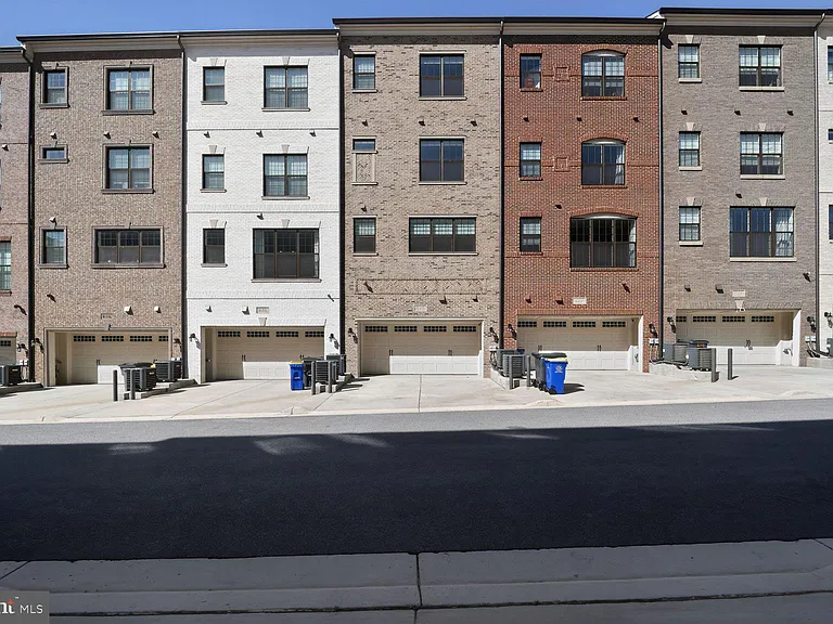 620 Halsey Way — Photo 25