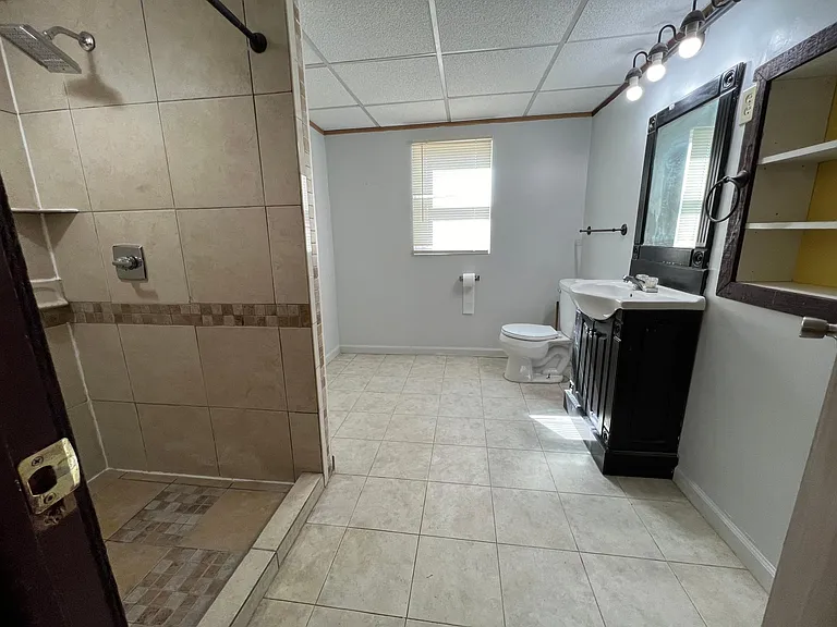 6205 Holdrege St — Photo 15