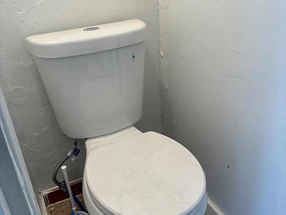 5th image of 2432 Tulip St