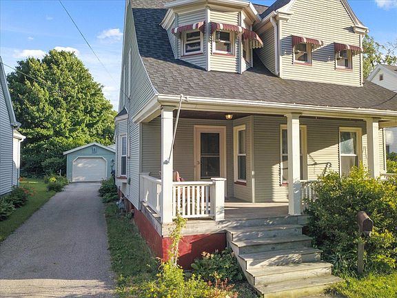 3rd image of 826 W Oakland Ave