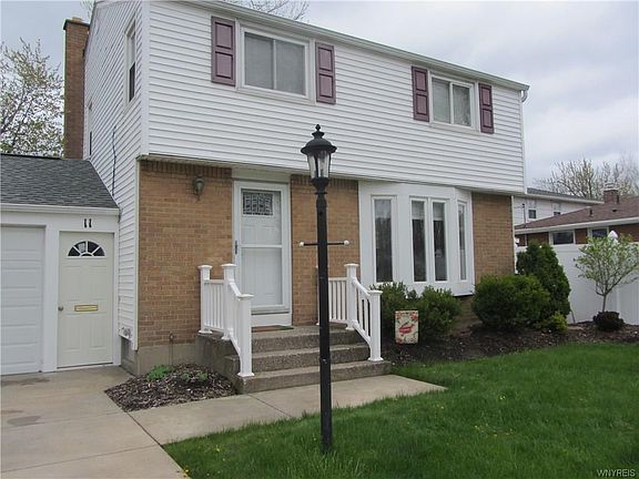3rd image of 11 Patricia Dr
